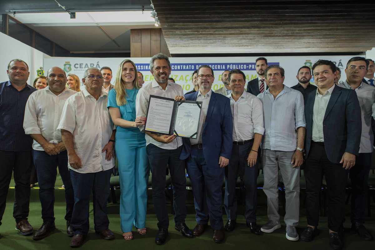 Governo do Ceará e Cagece assinam contrato para universalização do esgotamento sanitário em Fortaleza e outros 6 municípios