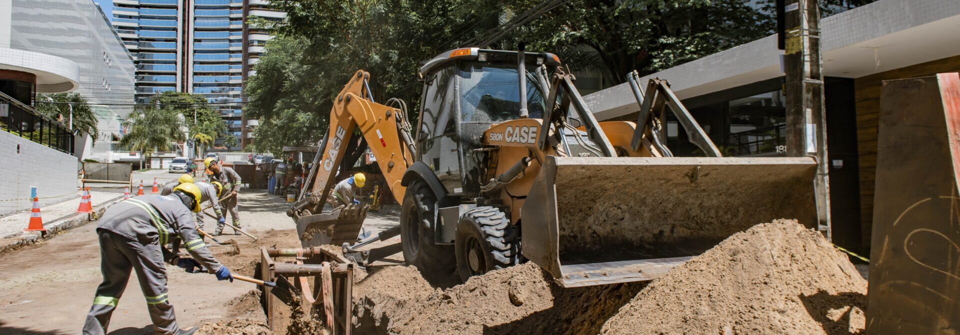 Obras de esgotamento sanitário da Cagece no Meireles recebem investimento de R$ 33 milhões