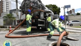 Cagece intensifica serviço de limpeza nas redes coletoras