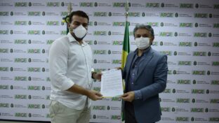 Cagece entrega estudos de capacidade econômico-financeira para a Arce