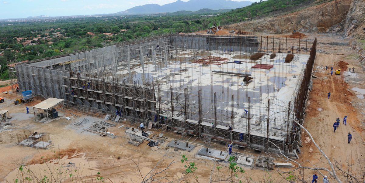 Cagece garante R$ 270 milhões para obras de água e esgoto