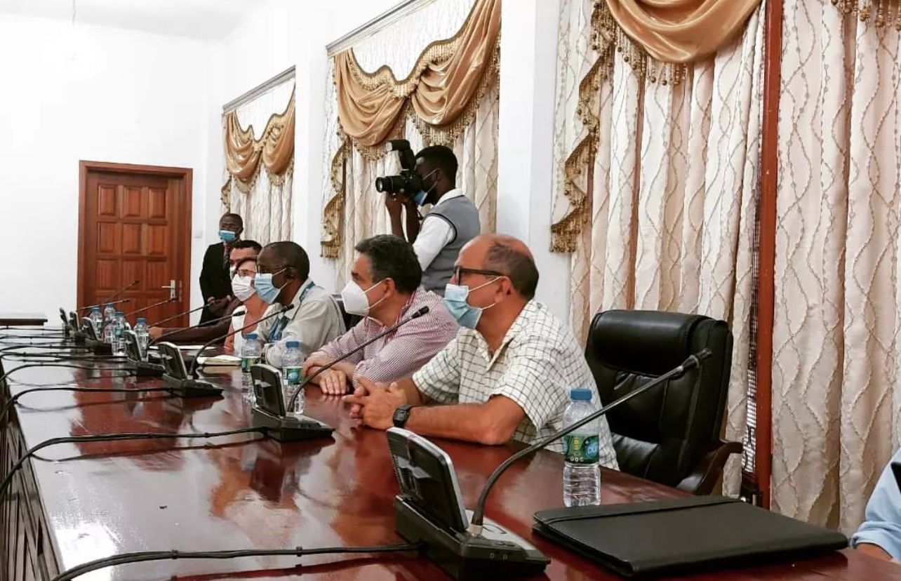 Cagece coopera para implantação de projeto de esgotamento sanitário em Angola, na África