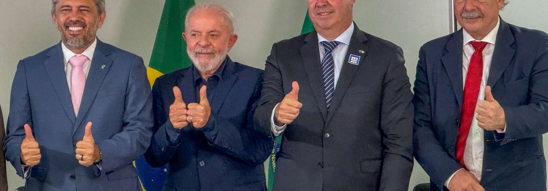 Governo do Ceará e BNDES assinam financiamento de R$ 1 bi para obras de saneamento e segurança hídrica