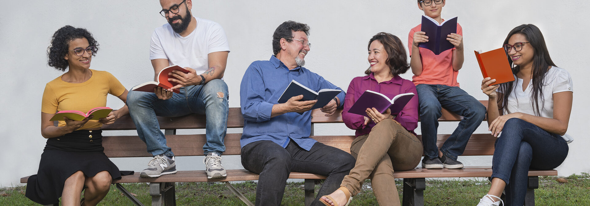 Cagece participa da XIII Bienal Livro do Ceará com stand no evento