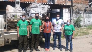 Cagece doa uma tonelada de material reciclável para associação de catadores