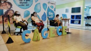 Óculos de realidade virtual “transporta” clientes para estação da Cagece