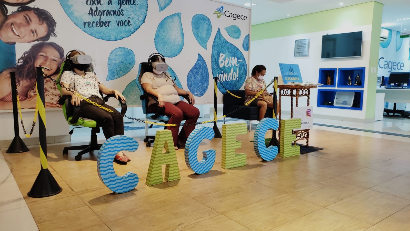 Óculos de realidade virtual “transporta” clientes para estação da Cagece