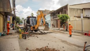 Redenção: população deve aguardar conclusão de obra para interligar imóveis ao sistema de esgoto da Cagece