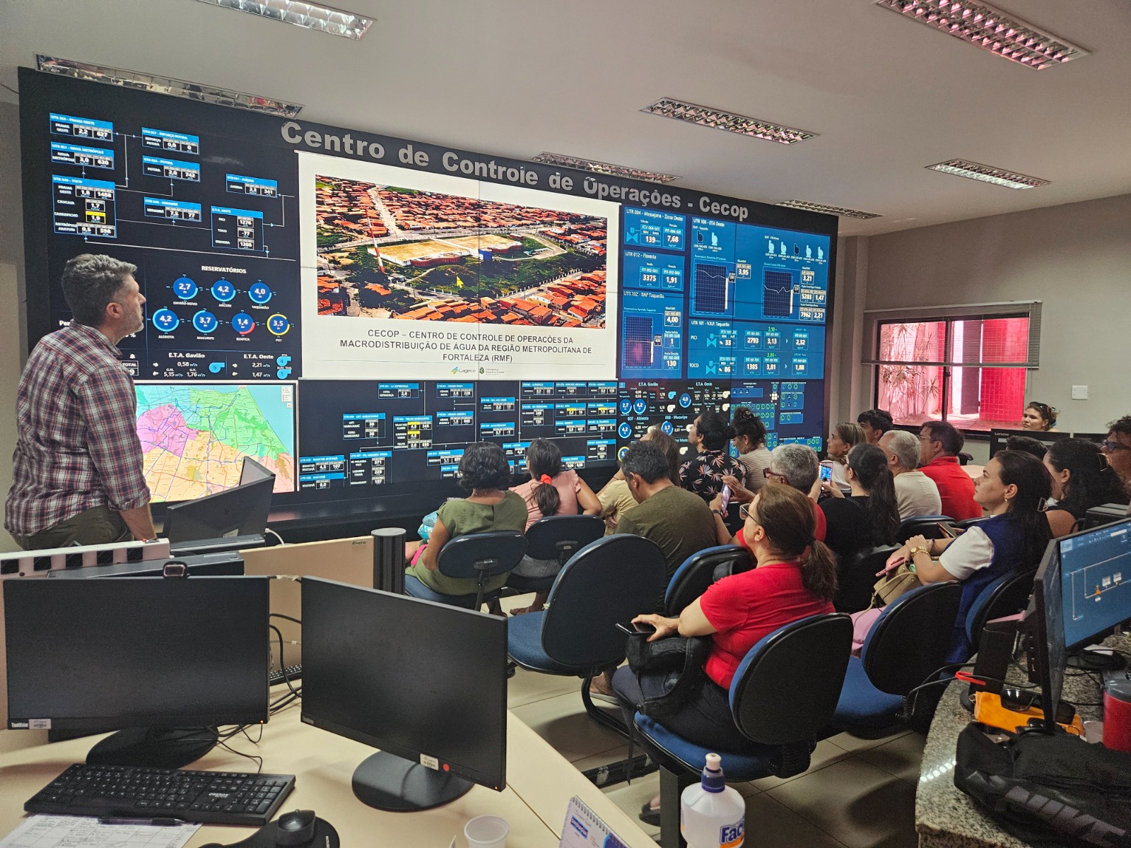 Cagece retoma programação de férias com visita guiada por pontos históricos do abastecimento de Fortaleza