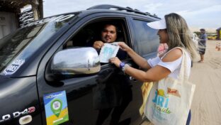 Cagece realiza ação em Jeri para alertar turistas e moradores sobre preservação ambiental