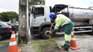 Cagece intensifica serviço de limpeza nas redes coletoras de esgoto