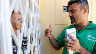 Cagece realiza ação de educação ambiental em áreas com nova rede de esgoto disponível