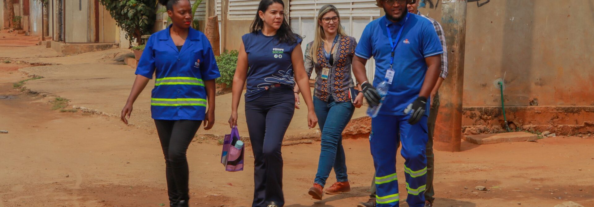 Missão Angola: Cagece engaja comunidade de Viana na implantação do esgotamento sanitário