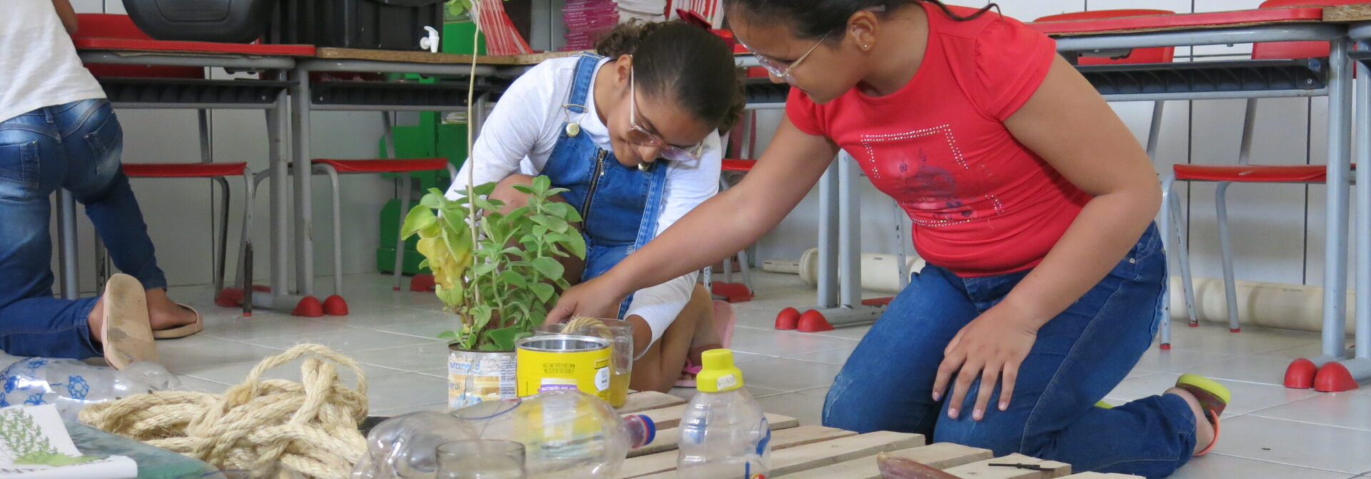 Cagece incentiva educação ambiental e cuidado com recursos hídricos em Jericoacoara