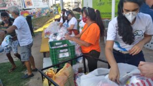 Contêiner de higiene pessoal completa um ano beneficiando cerca de 6 mil pessoas por mês