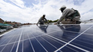 Cagece investe em planta de energia solar para produção de energia limpa